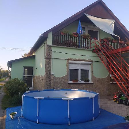 Etus Vendeghaz Villa Balatonfenyves Exterior photo